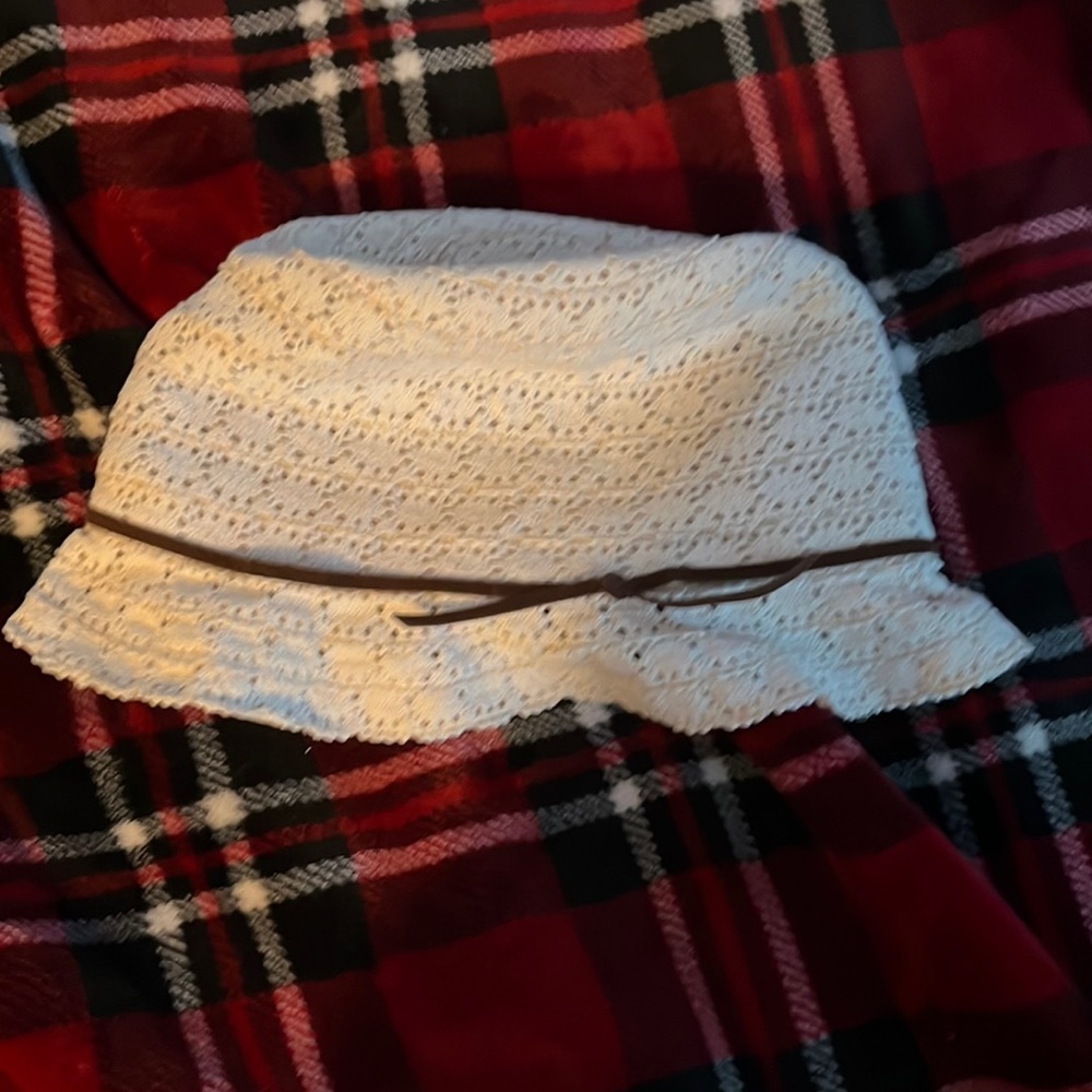 aesthetic laced bucket hat